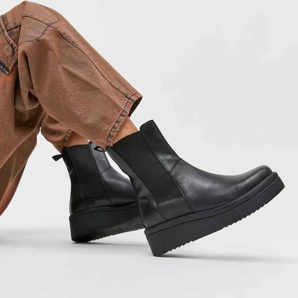 Vagabond black leather Tara Chunky Chelsea boot size 36